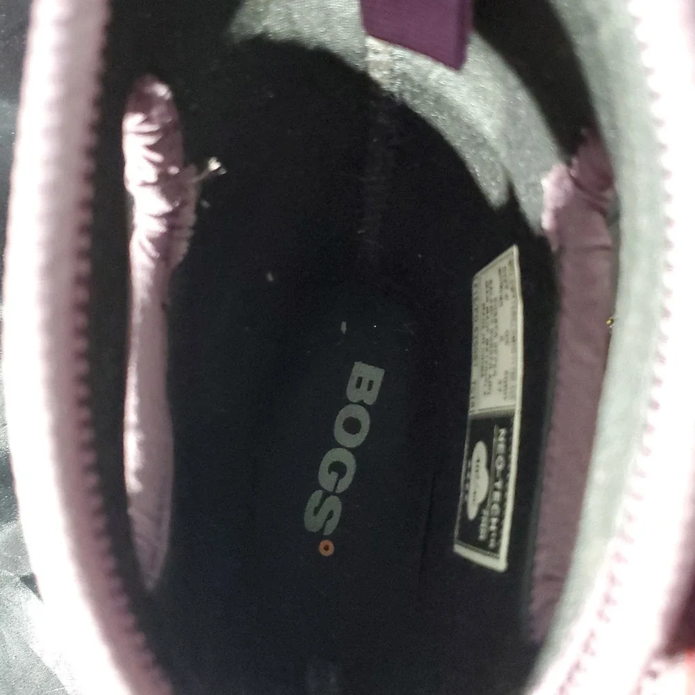 BOGS Classic Womens 6 Purple Flowers Snow Winter Boots Waterproof‎ Insulated